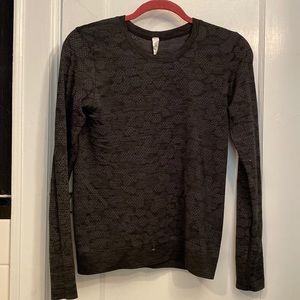 Long sleeve lulu shirt